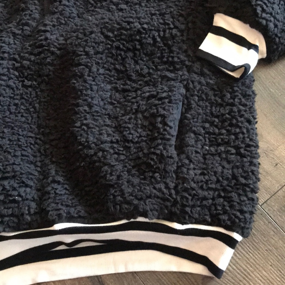 NWT Express top - Picture 3 of 5